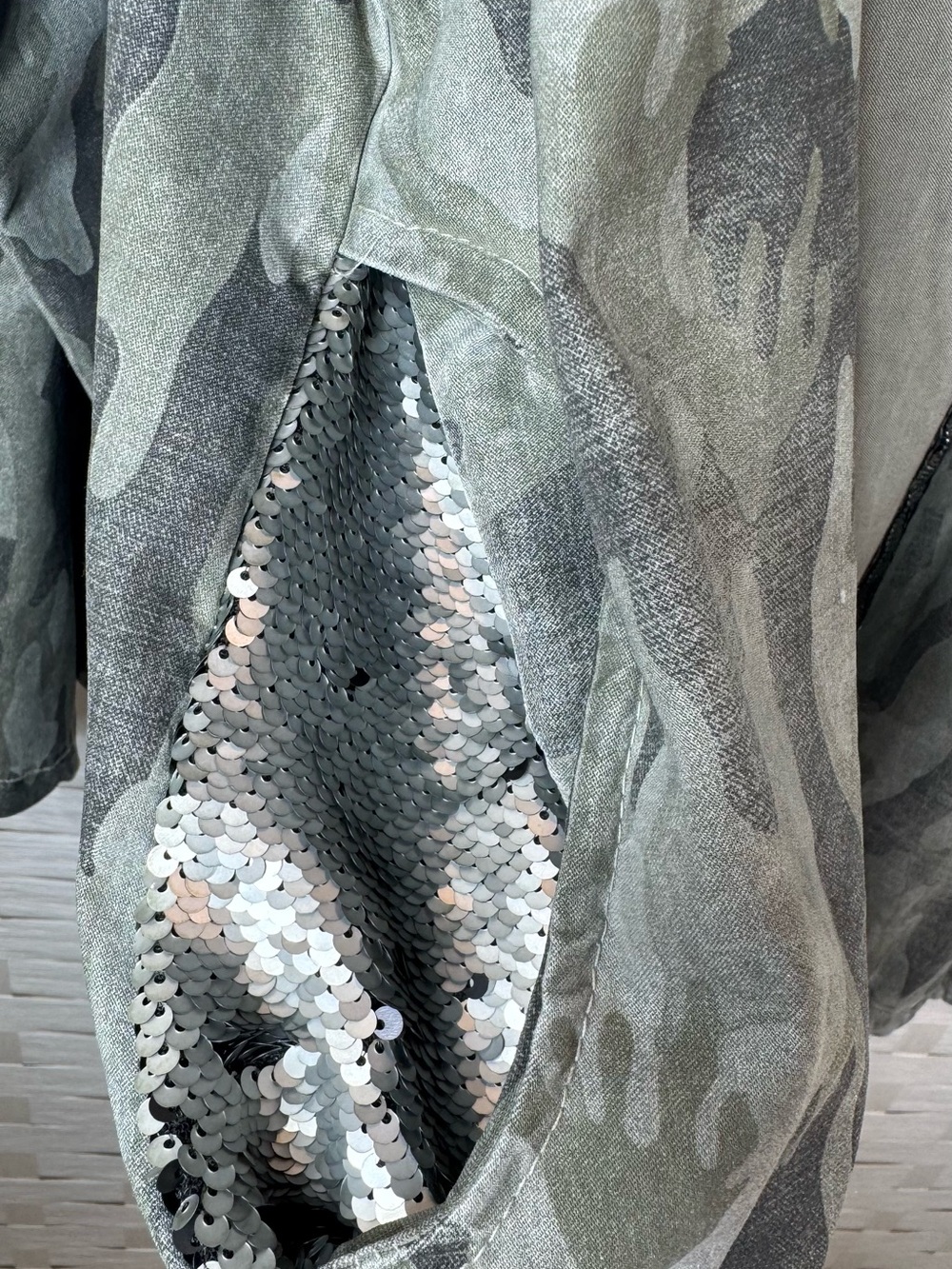 New Collection Boutique Camo Sequined Open Front Lightweight Hooded Jacket - Picture 4 of 13